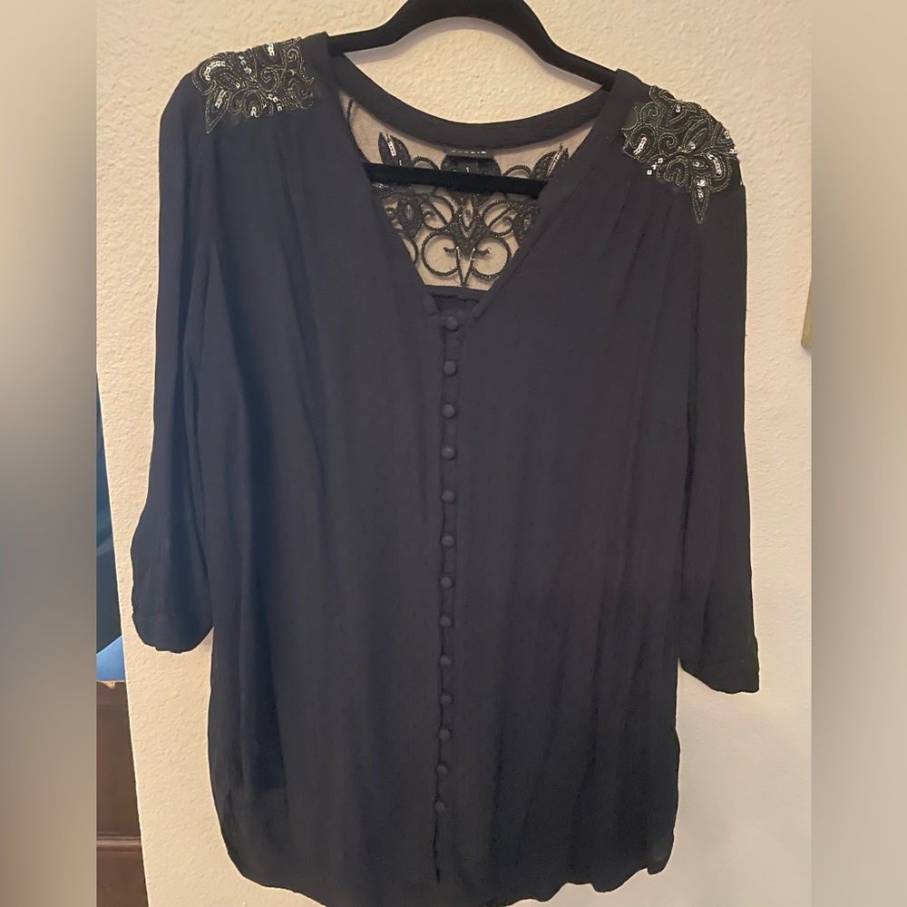 Torrid lace top with 3/4 sleeve. Beautiful lace details. Great steal!